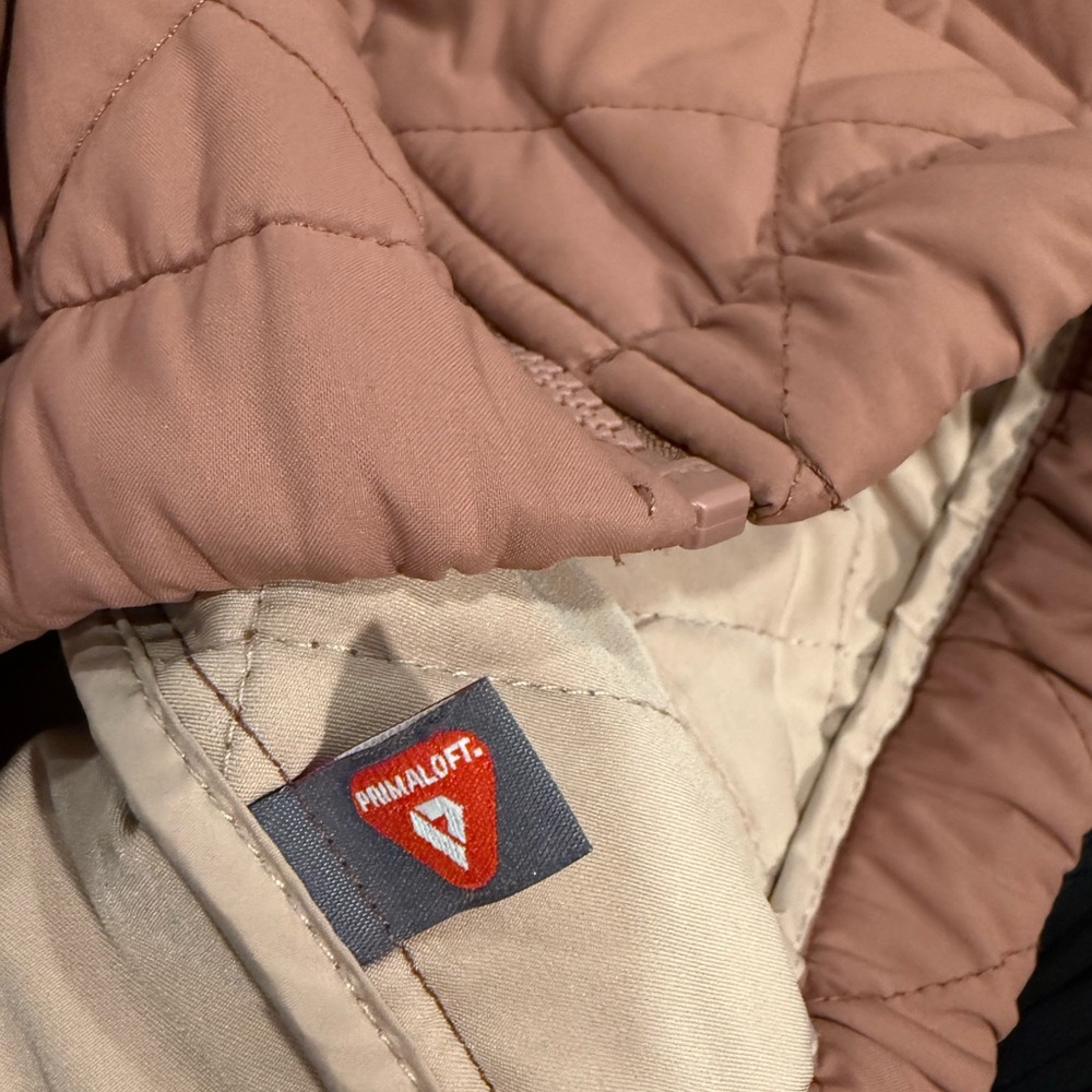 Vuori Terracotta Echo Insulated Bomber - Picture 5 of 11